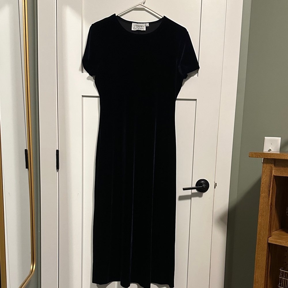 Elegant Black Velvet Long Dress